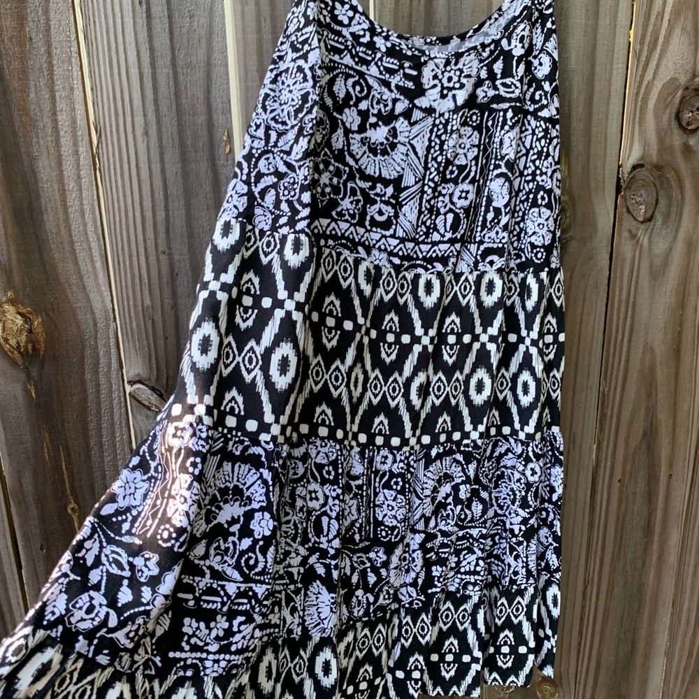 Junior’s Mossimo Patterned Asymmetrical Dress. - image 2